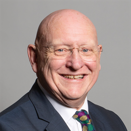 1:1 portrait of Hywel Williams