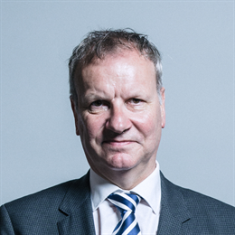 1:1 portrait of Pete Wishart