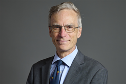 3:2 portrait of Dr Andrew Murrison