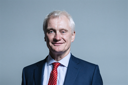 3:2 portrait of Graham Stuart