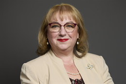 3:2 portrait of Mrs Sharon Hodgson