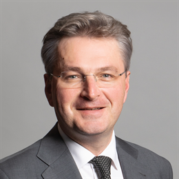 1:1 portrait of Daniel Kawczynski