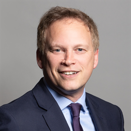 1:1 portrait of Grant Shapps