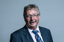 3:2 portrait of Sammy Wilson