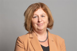 3:2 portrait of Ms Karen Buck