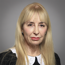 1:1 portrait of Baroness Greenfield