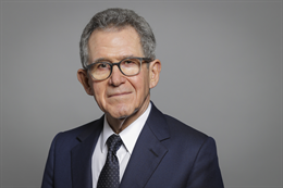 3:2 portrait of Lord Browne of Madingley