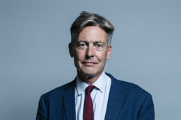 3:2 portrait of Mr Ben Bradshaw
