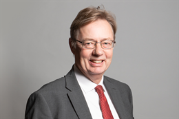 3:2 portrait of Sir Gary Streeter