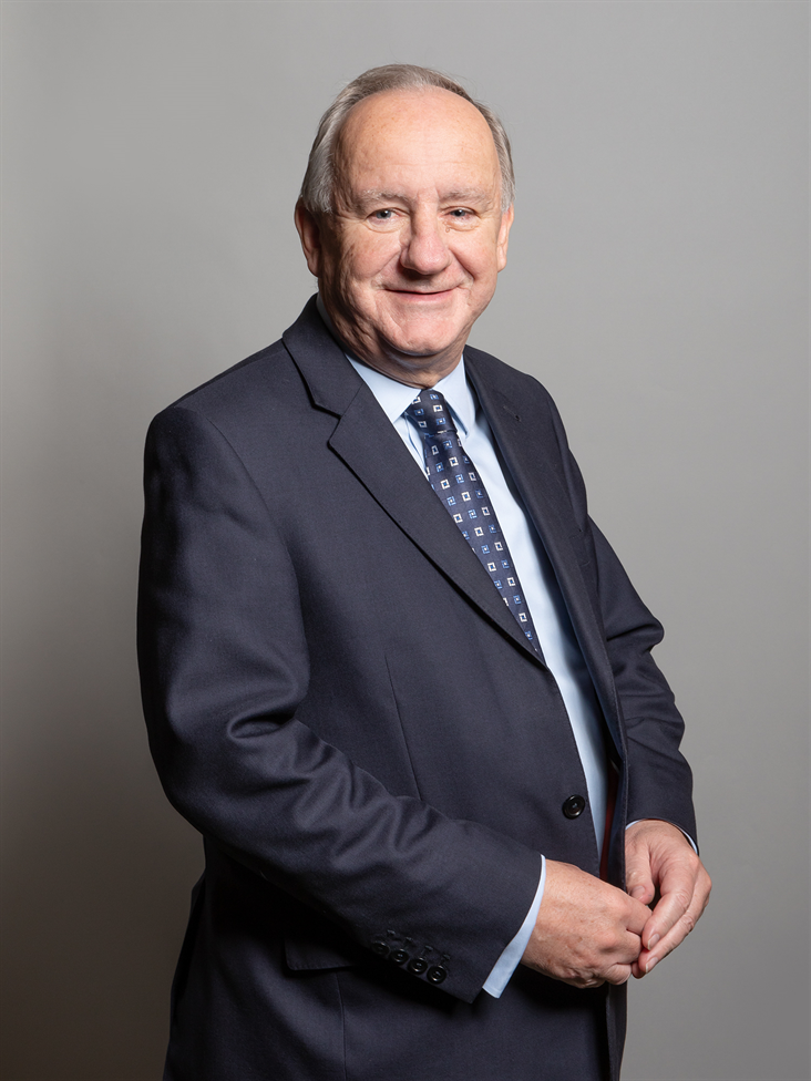 Full sized portrait of Mr Laurence Robertson