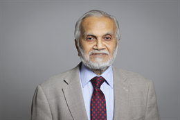 3:2 portrait of Lord Parekh