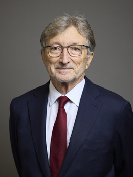 3:4 portrait of Lord Hollick