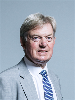 3:4 portrait of David Tredinnick