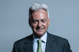 3:2 portrait of Sir Alan Duncan