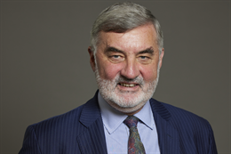 3:2 portrait of Lord Alderdice