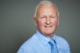 3:2 portrait of Lord Cameron of Dillington