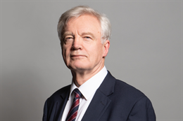 3:2 portrait of David Davis