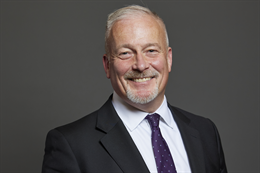 3:2 portrait of Richard Fuller