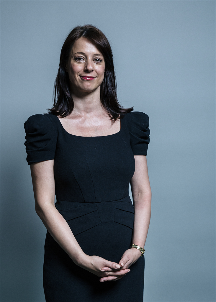 Full sized portrait of Gloria De Piero