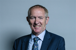 3:2 portrait of Sir Kevin Barron