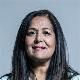 1:1 portrait of Yasmin Qureshi