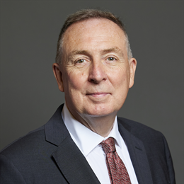 1:1 portrait of Nick Smith