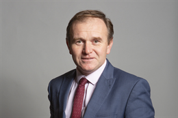 3:2 portrait of George Eustice
