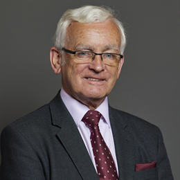 1:1 portrait of Martin Vickers
