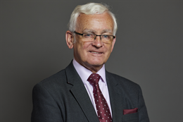3:2 portrait of Martin Vickers