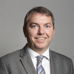 1:1 portrait of Gareth Johnson