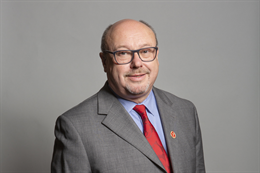 3:2 portrait of Grahame Morris