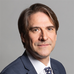 1:1 portrait of James Morris