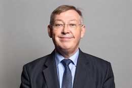 3:2 portrait of Ian Mearns