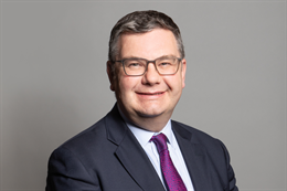 3:2 portrait of Iain Stewart