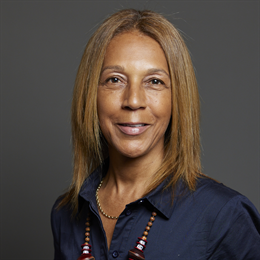 1:1 portrait of Helen Grant