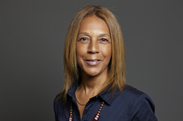3:2 portrait of Helen Grant