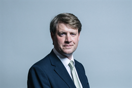 3:2 portrait of Chris Skidmore