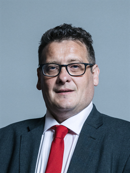 3:4 portrait of Karl Turner