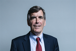 3:2 portrait of David Rutley