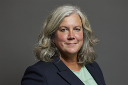 3:2 portrait of Heidi Alexander