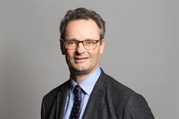 3:2 portrait of Peter Aldous