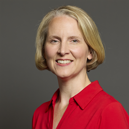 1:1 portrait of Emma Reynolds