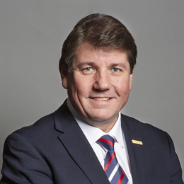 1:1 portrait of Stephen Metcalfe