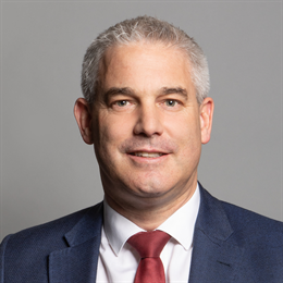 1:1 portrait of Steve Barclay