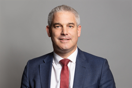 3:2 portrait of Steve Barclay