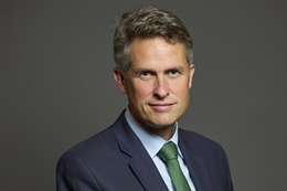 3:2 portrait of Sir Gavin Williamson