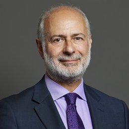 1:1 portrait of Fabian Hamilton