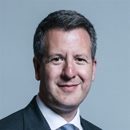 1:1 portrait of Mr Chris Leslie