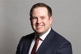 3:2 portrait of Stephen Doughty