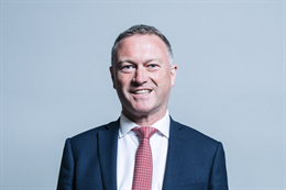 3:2 portrait of Steve Reed
